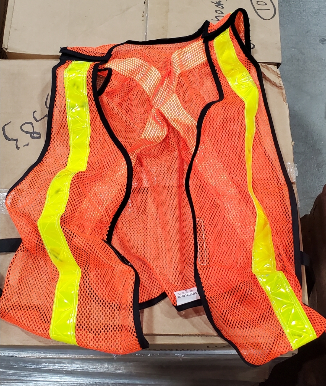 VEST, FLAGGER, SOFT NYLON MESH,FLOURESCE